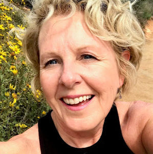 Meet your Posher, Lora